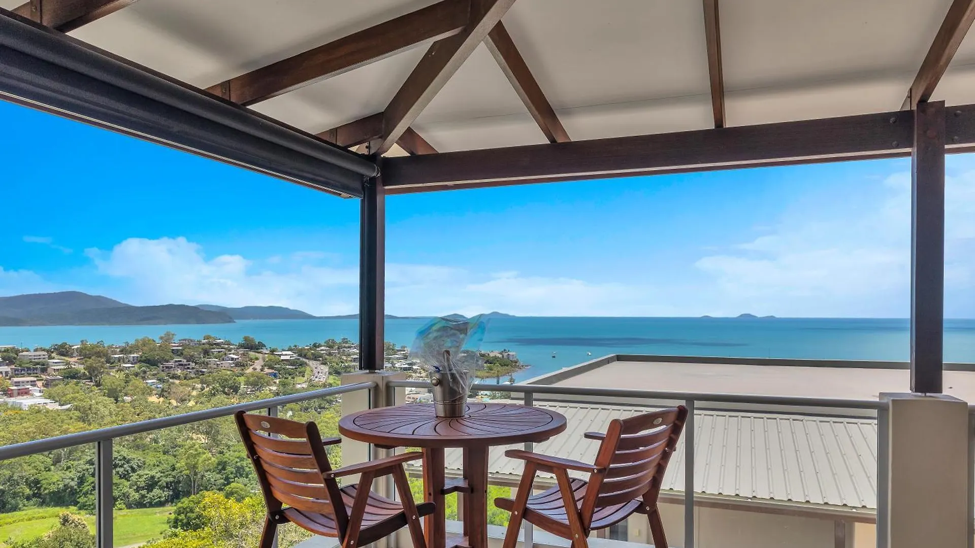 Whitsunday Reflections Aparthotel Airlie Beach