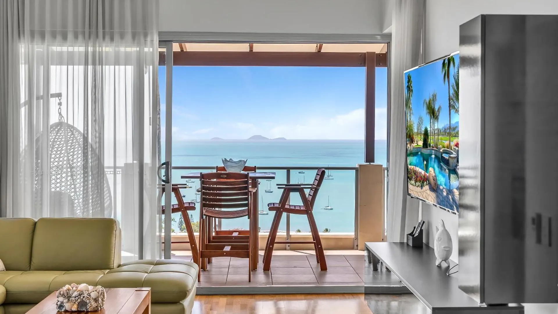 Whitsunday Reflections Aparthotel Airlie Beach
